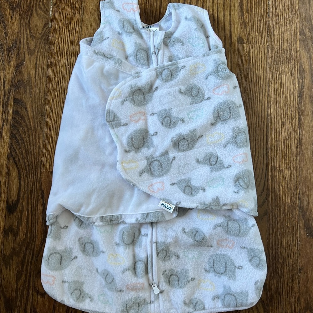 Halo Sleepsack Swaddle - Fleece. Excellent used condition